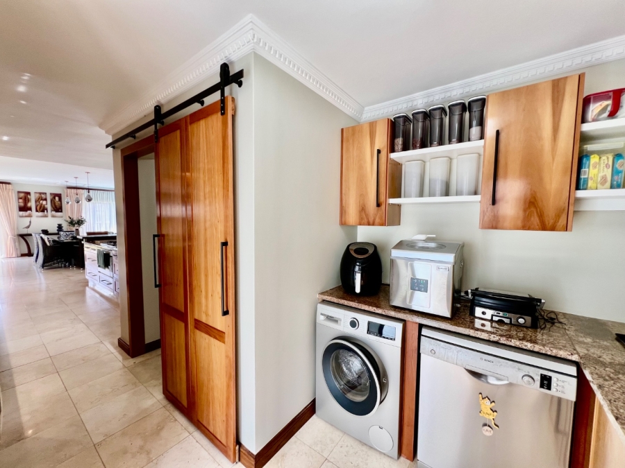 5 Bedroom Property for Sale in Oubaai Western Cape